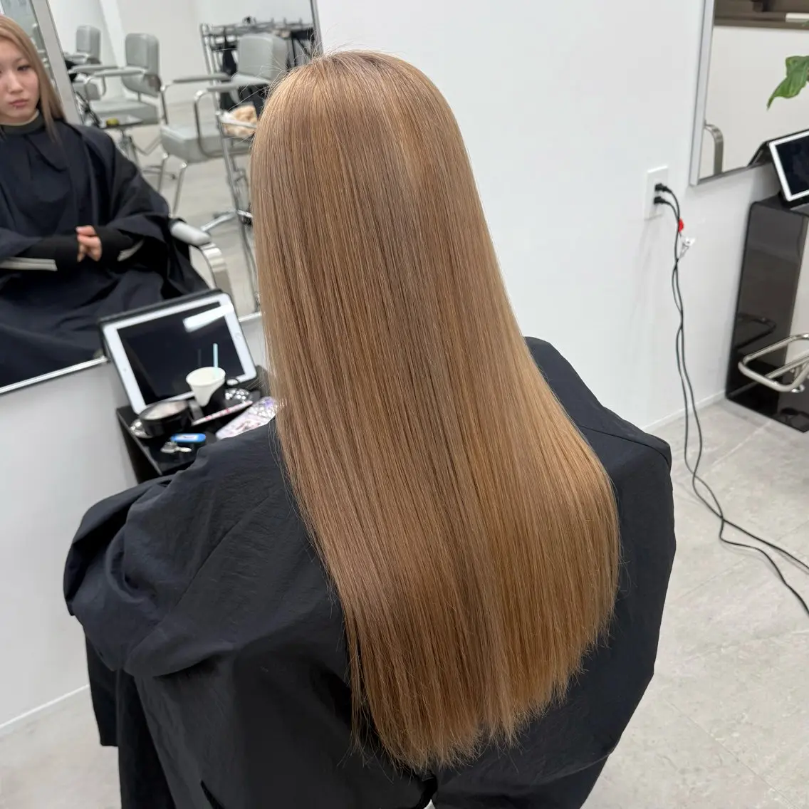 ロング カラー ベージュカラー ミルクティーベージュ ヘアカラー 中明度カラー/ ベージュ/noaのヘアスタイル