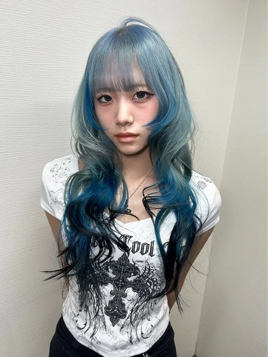 セミロング ヘアカラー 鈴木 華奈のヘアスタイル
