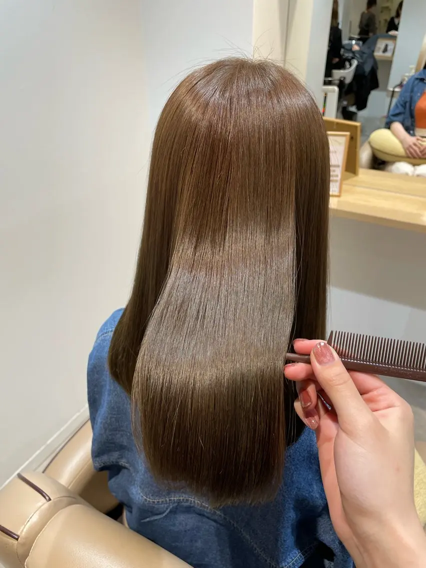 セミロング カラー ベージュカラー オリーブベージュ カット ヘッドスパ MIKU .のヘアスタイル