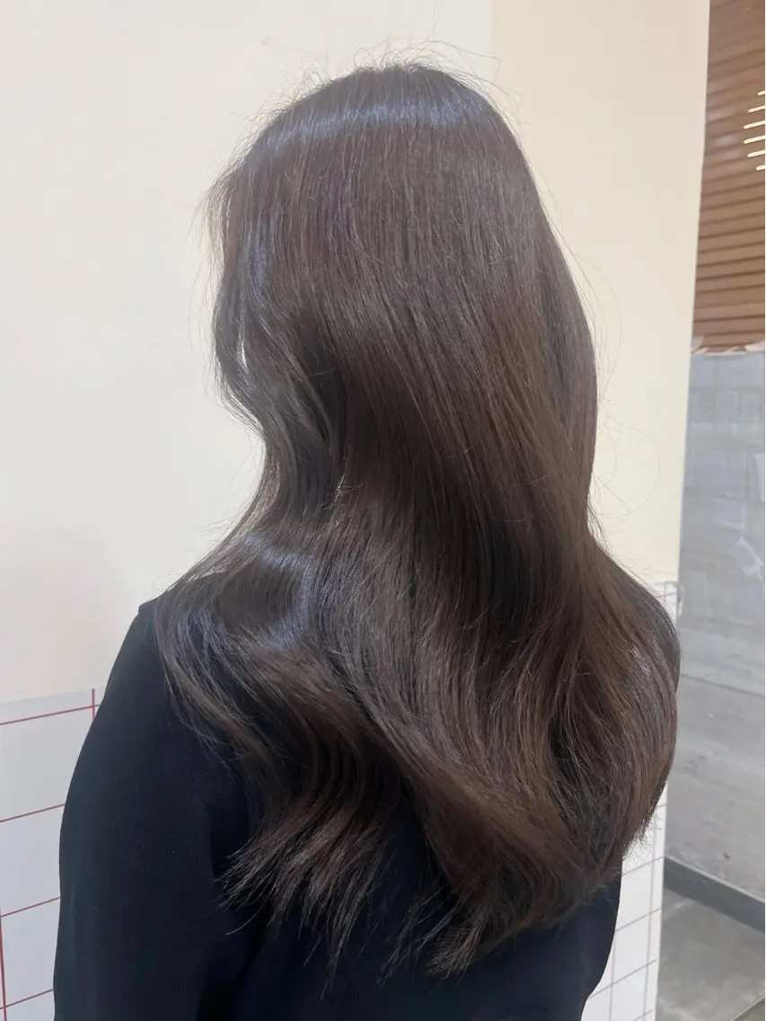ロング ヘアカラー LUCK rizunaのヘアスタイル