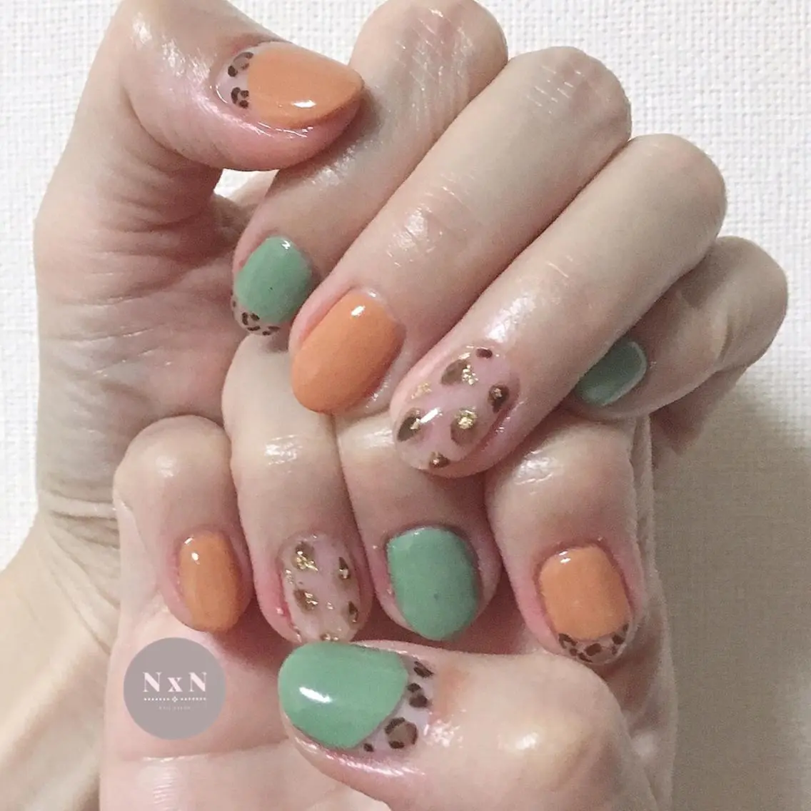 ネイル アニマル柄 ジェルネイル グリーン オレンジ ぷっくりネイル nail salon N×Nのネイルデザイン
