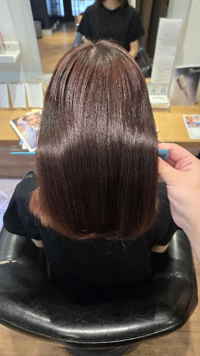 セミロング カット ヘアカラー トリートメント 透明感カラー/ 髪質改善縮毛 石田のヘアスタイル