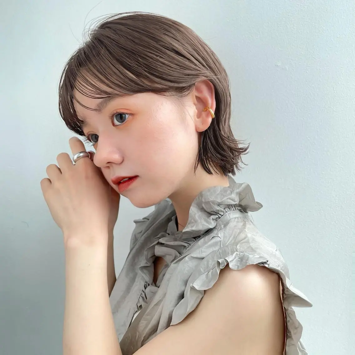 ミディアム カラー ヘアアレンジ ネイル マツエク・マツパ グレージュ 【柔らか透明感✨/ 似合せ前髪】大石葉月のヘアスタイル