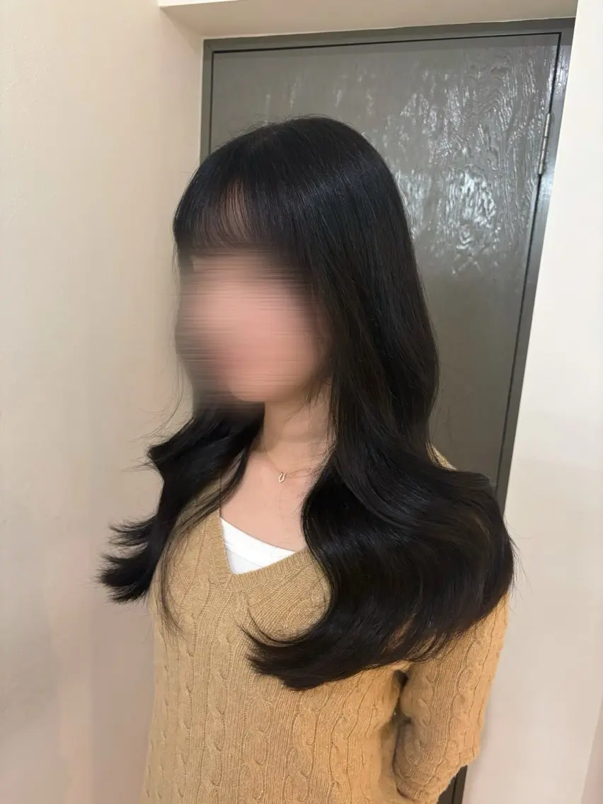 セミロング マツエク／レイヤー カット あんじゅのヘアスタイル