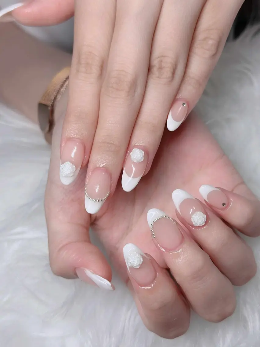 ネイル オーロラネイル フレンチネイル ジェルネイル ハロウィン キラキラネイル ハンドネイル H.baby Nail Salonのネイルデザイン
