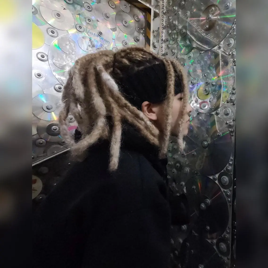 セミロング カラー ヘアアレンジ レッドカラー エクステ 🌈派手髪エクステ ブレイズ🌈ひろとのヘアスタイル