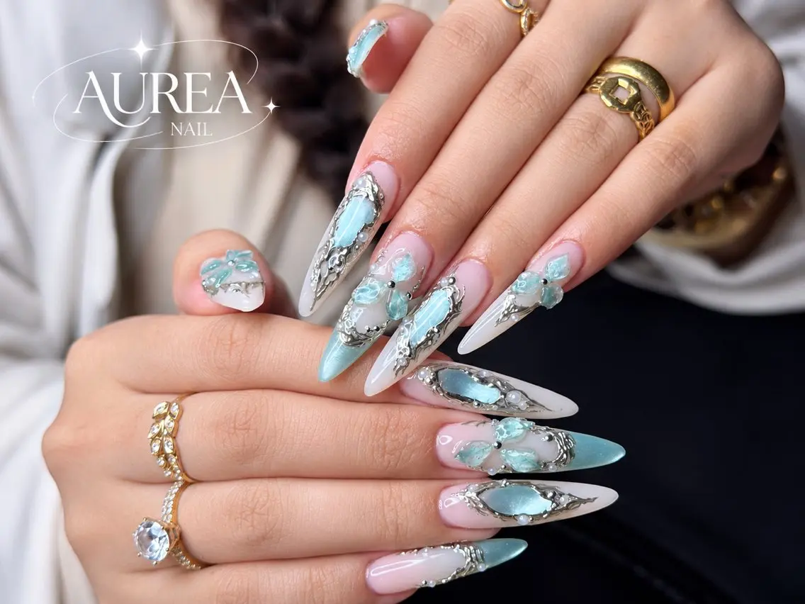 ネイル アートネイル ボルドー 長さ出し ハロウィン キラキラネイル ハンドネイル Ichigo Aureaのネイルデザイン