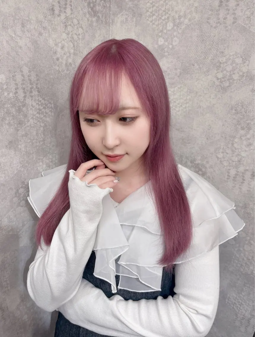セミロング カラー ヘアアレンジ ヘアカラー トリートメント ヘアセット 韓国レイヤーカット/ 儚げカラーチナツのヘアスタイル