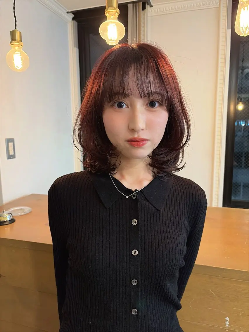 ミディアム カット ヘアカラー 南堀江レイヤーカット MIKU🍒のヘアスタイル