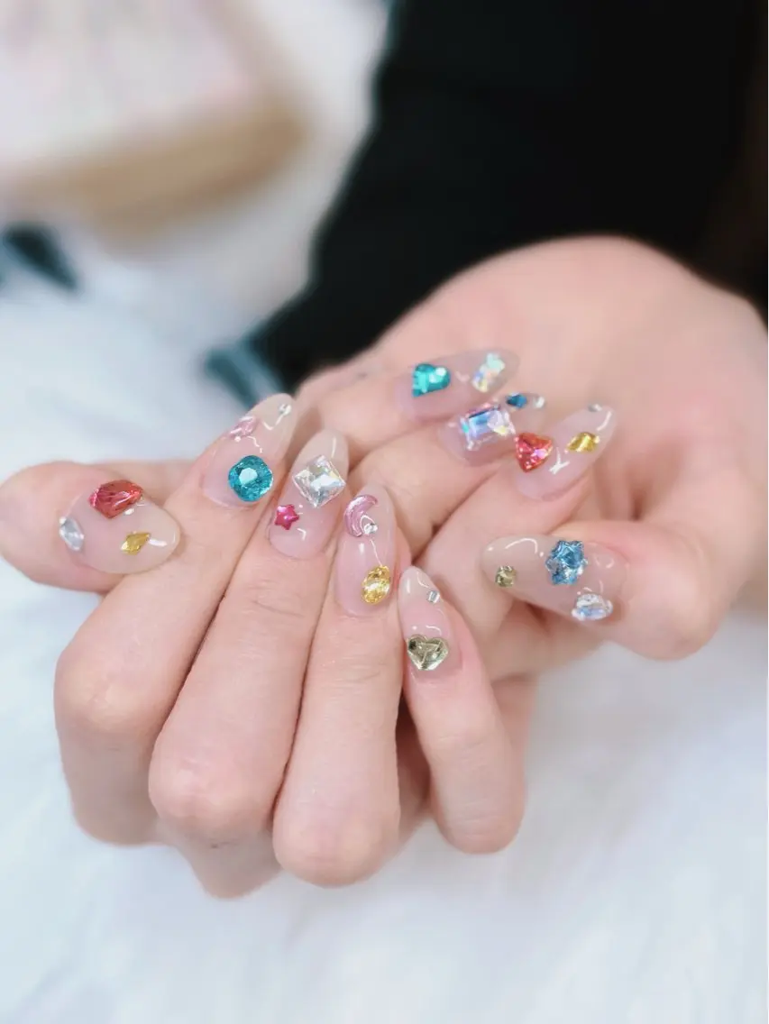 ネイル ハンドネイル グロー ネイルのネイルデザイン