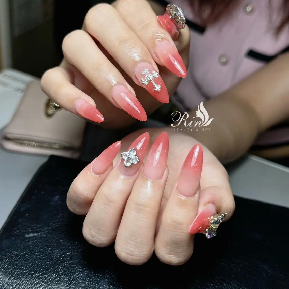ネイル アートネイル 長さ出し ガーリー 韓国ネイル 持ち込み Rin Nail 新大久保店のネイルデザイン