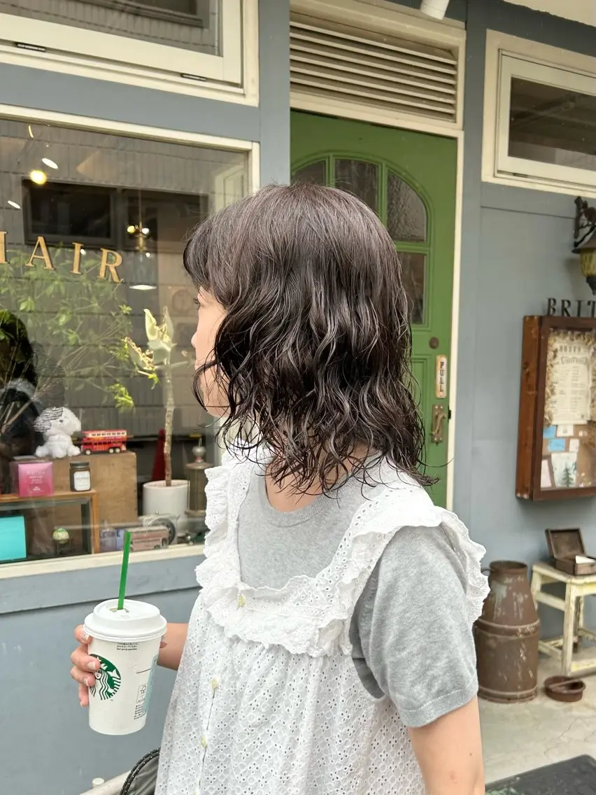 ミディアム パーマ ミディアムパーマ ニュアンスパーマ カット パーマ ヘッドスパ BRITS 渡辺 菜々子のヘアスタイル