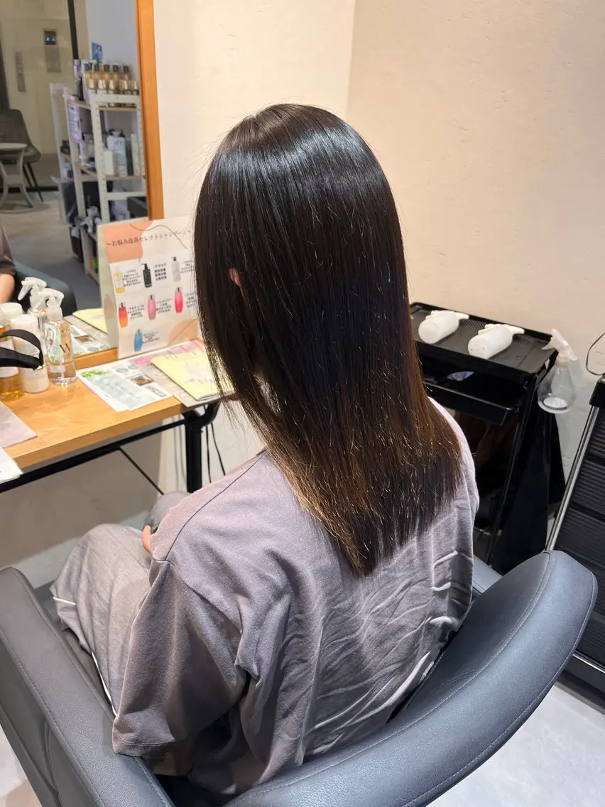 セミロング adore / ヒナのヘアスタイル