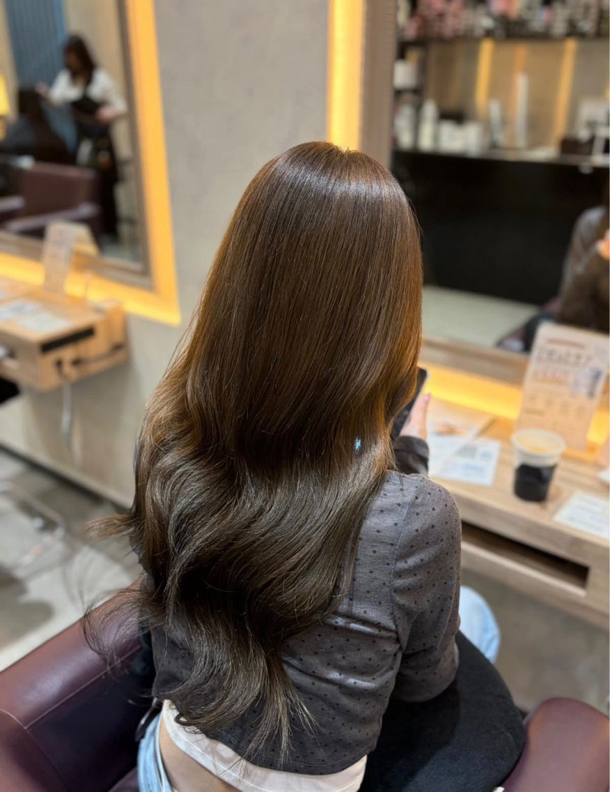 ロング ヘアカラー 佐野 叶羽のヘアスタイル