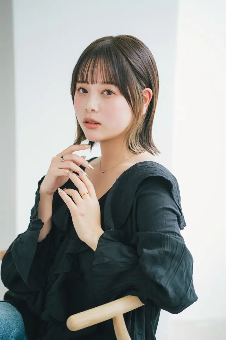 ミディアム 大橋 由莉子のヘアスタイル
