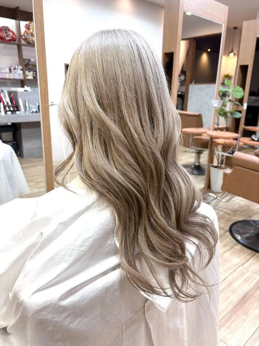 ロング カラー ブロンド 透明感カラー ホワイトブロンド カット ヘアカラー 村上 勝大のヘアスタイル