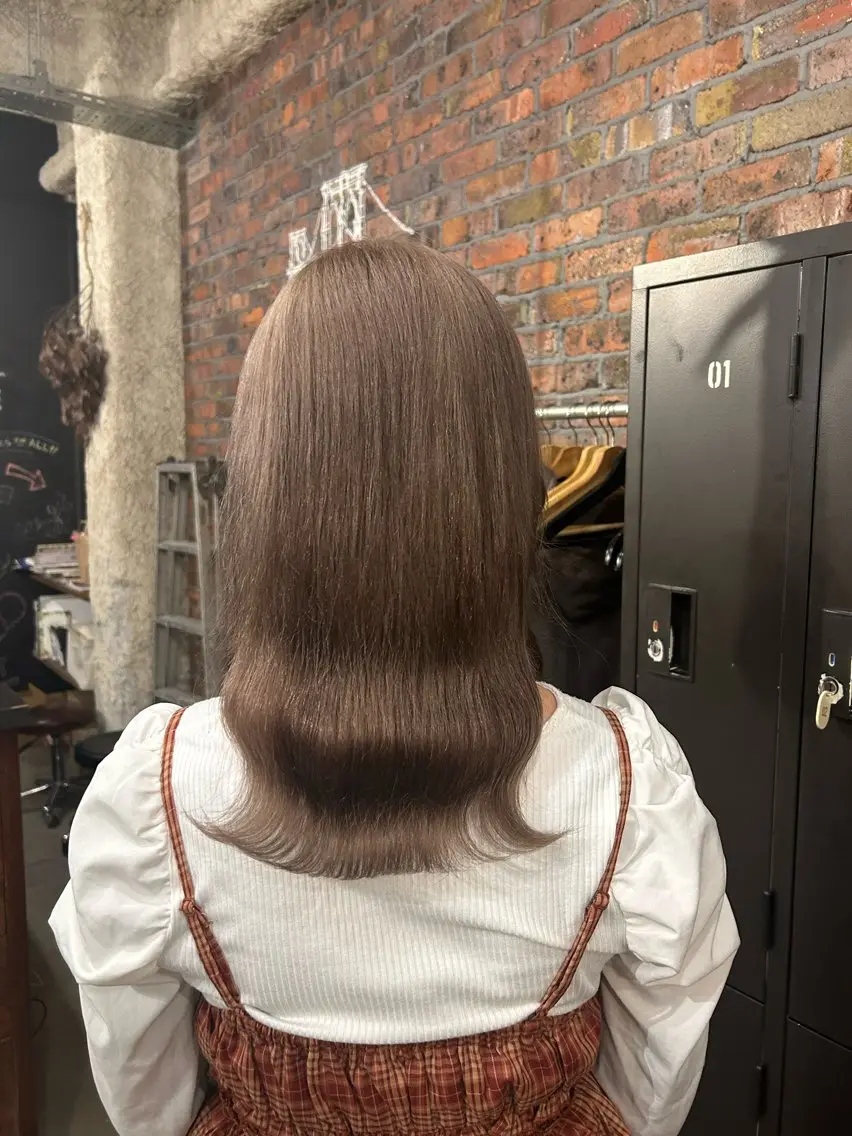 ミディアム カラー ベージュカラー ミルクティーベージュ ヘアカラー the BRIDGE 加藤みのりのヘアスタイル
