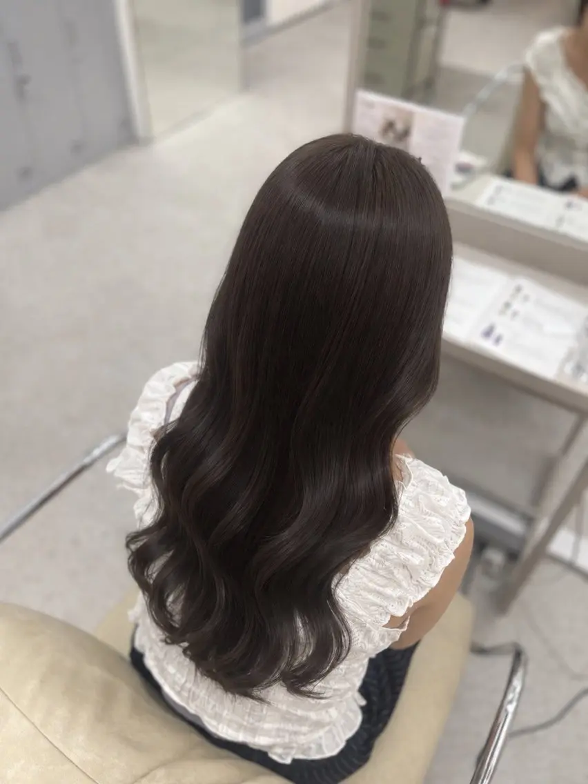 ロング カラー ベージュカラー ブラウンカラー 透明感カラー オリーブベージュ オリーブブラウン ヘアカラー トリートメント COCO_ Minonのヘアスタイル
