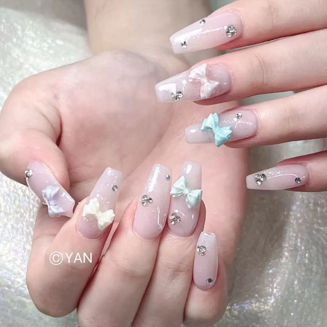 ネイル ハンドネイル Queens テイのネイルデザイン