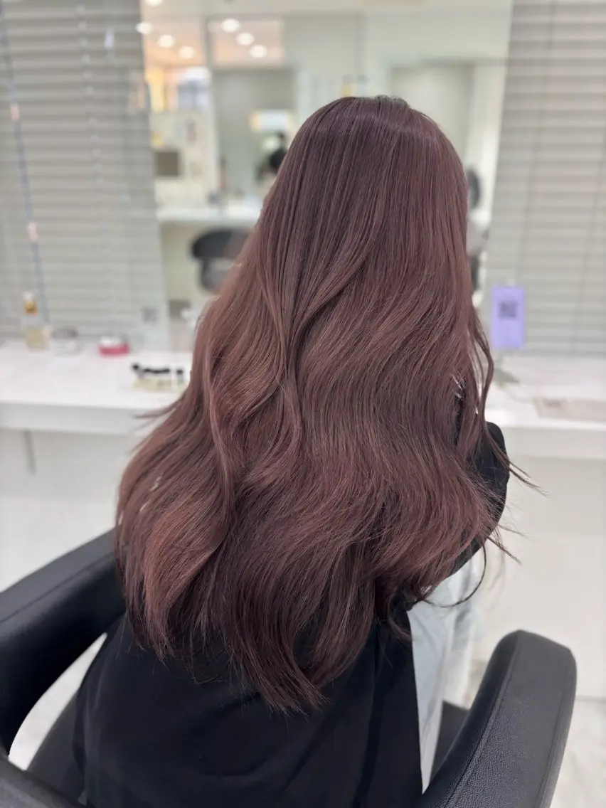 ロング カラー ヘアカラー トリートメント ヘッドスパ ヘアセット 流行りの透明感カラー ×縮毛矯正🤍ユウのヘアスタイル