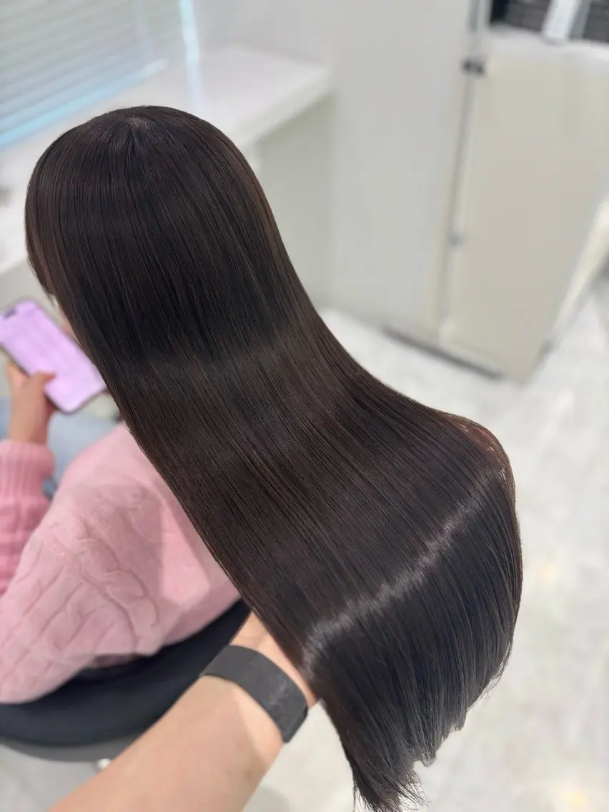 ロング カラー ヘアカラー トリートメント ヘッドスパ ヘアセット 流行りの透明感カラー ×縮毛矯正🤍ユウのヘアスタイル