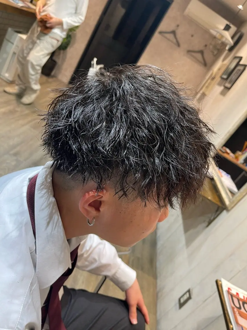 ショート パーマ メンズ 田中 識啓のヘアスタイル