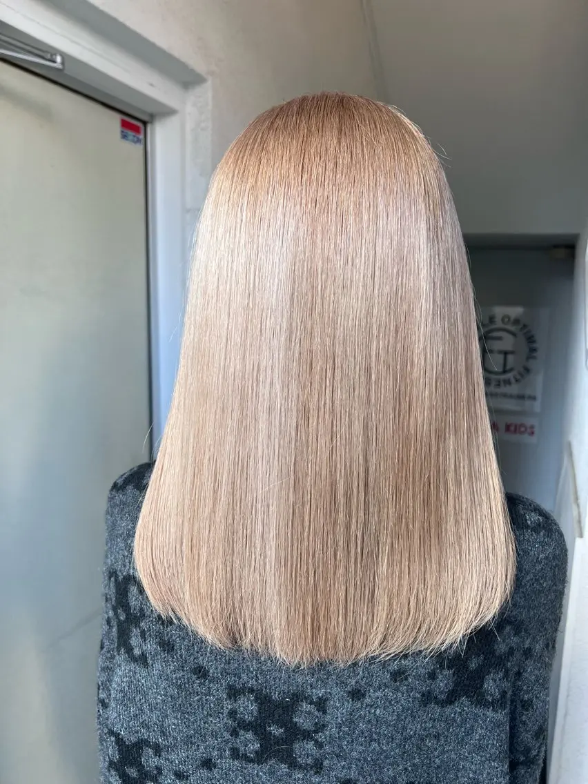 ロング カラー ベージュカラー ブリーチ ブロンド ケアブリーチ 透明感カラー ヘアカラー Lima/ハイトー ン/ブリーチ/心斎橋のヘアスタイル