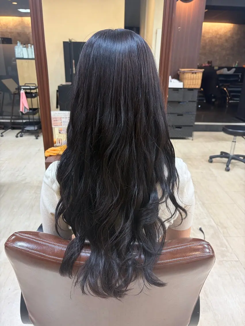 ロング カラー ヘアカラー 西村 瑠菜のヘアスタイル