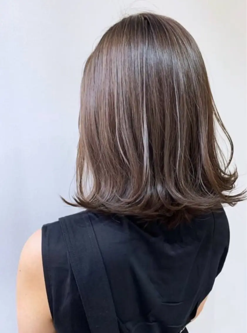 セミロング 奥田 真梨子のヘアスタイル