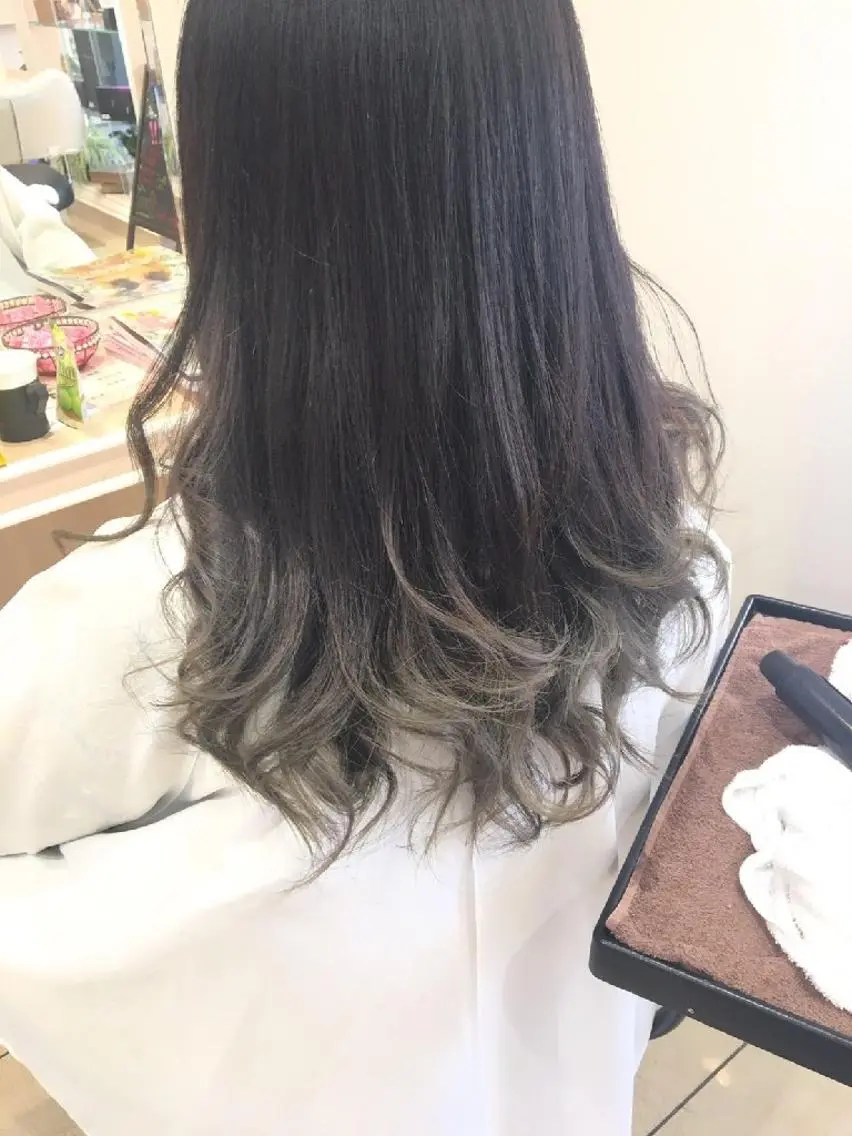 バレイヤージュカラー❤(グラデーション)+似合わせカット❤の写真