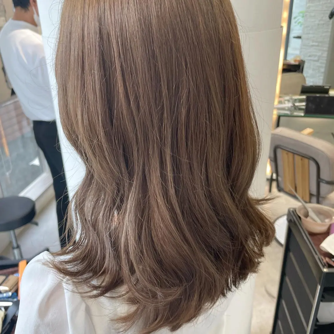 ロング カラー ベージュカラー ブリーチ ミルクティーベージュ モカベージュ ブリーチなしカラー ヘアカラー 透明感カラー/ レイヤー　YUKAのヘアスタイル