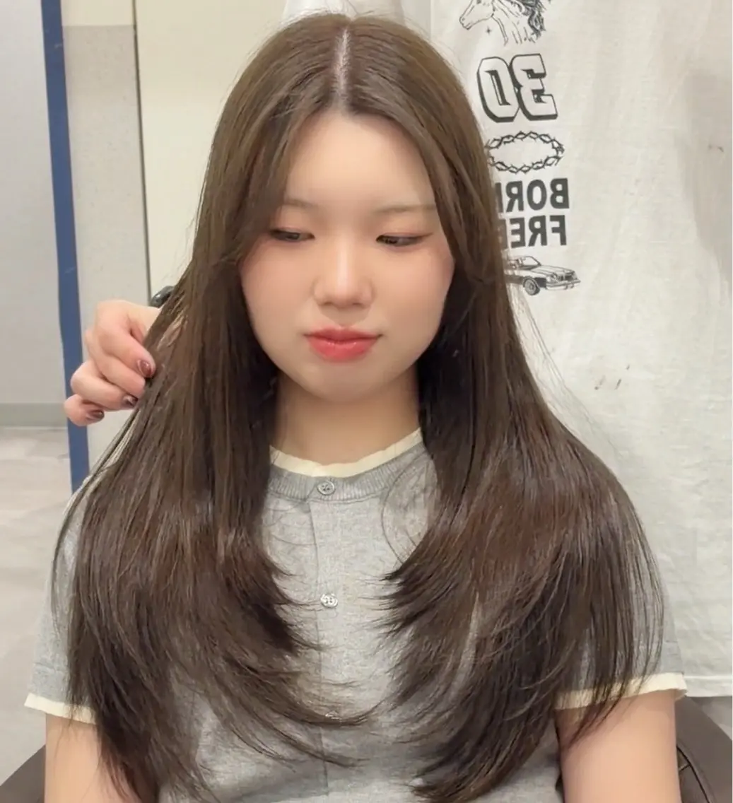 ロング レイヤーカット カット ヘアカラー igarashi 【レイヤーカット】のヘアスタイル
