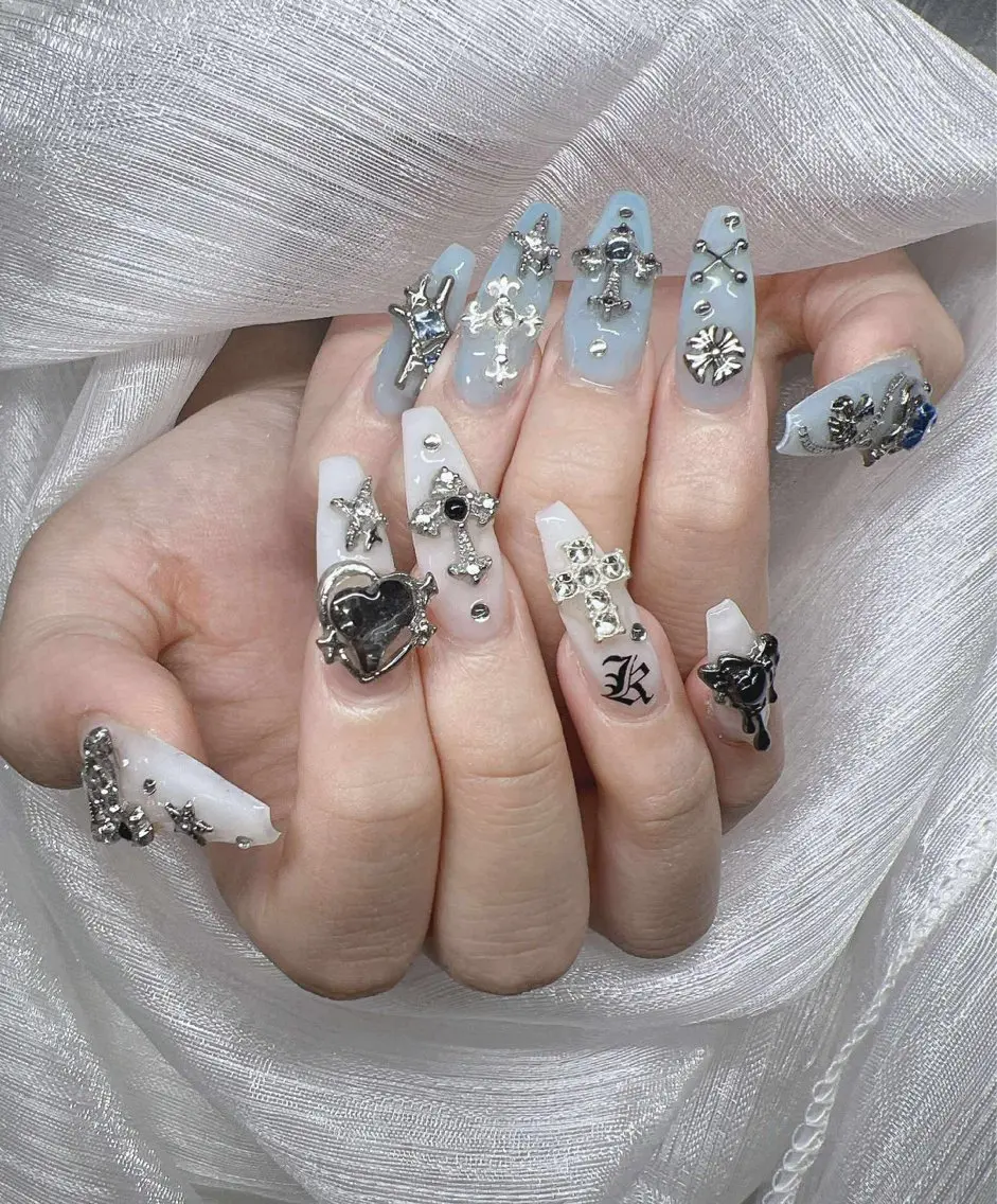 ネイル 長さ出し グラデーション 卒業式 キラキラネイル マグネットネイル ハンドネイル Lee Nailsのネイルデザイン