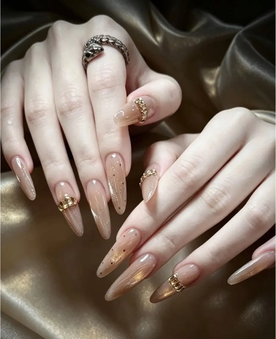 ネイル フレンチネイル ジェルネイル 韓国ネイル マグネットネイル 持ち込み Royal Nailのネイルデザイン