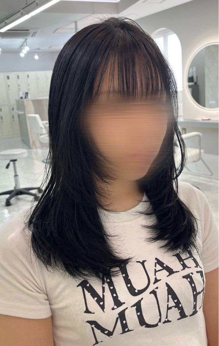 ミディアム 顔まわりレイヤー レイヤーカット 網谷 萌夏のヘアスタイル