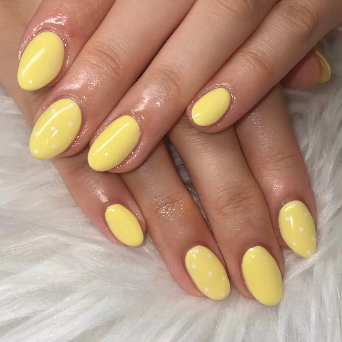 ネイル 黄色 ハンドネイル y's beauty京橋店のネイルデザイン