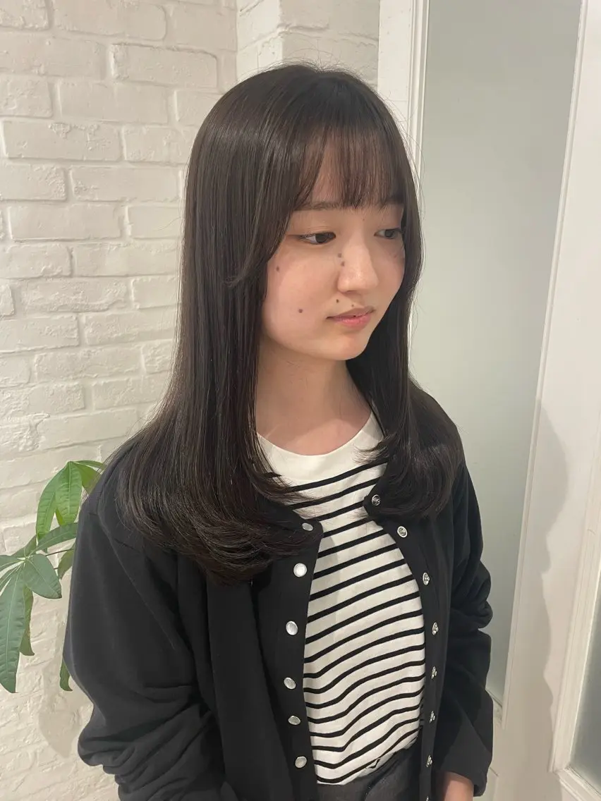 セミロング 顔まわりレイヤー 姫カット 韓国風ヘア レイヤーカット ワンホンヘア 🧸SAKI🎀 韓国レイヤーのヘアスタイル