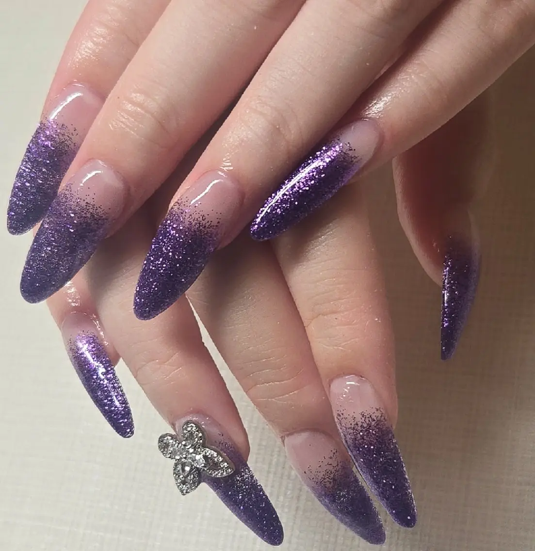 ネイル 長さ出し ラメ(グリッター) ラメグラデーション ネイルチップ ハンドネイル LILY Salonのネイルデザイン