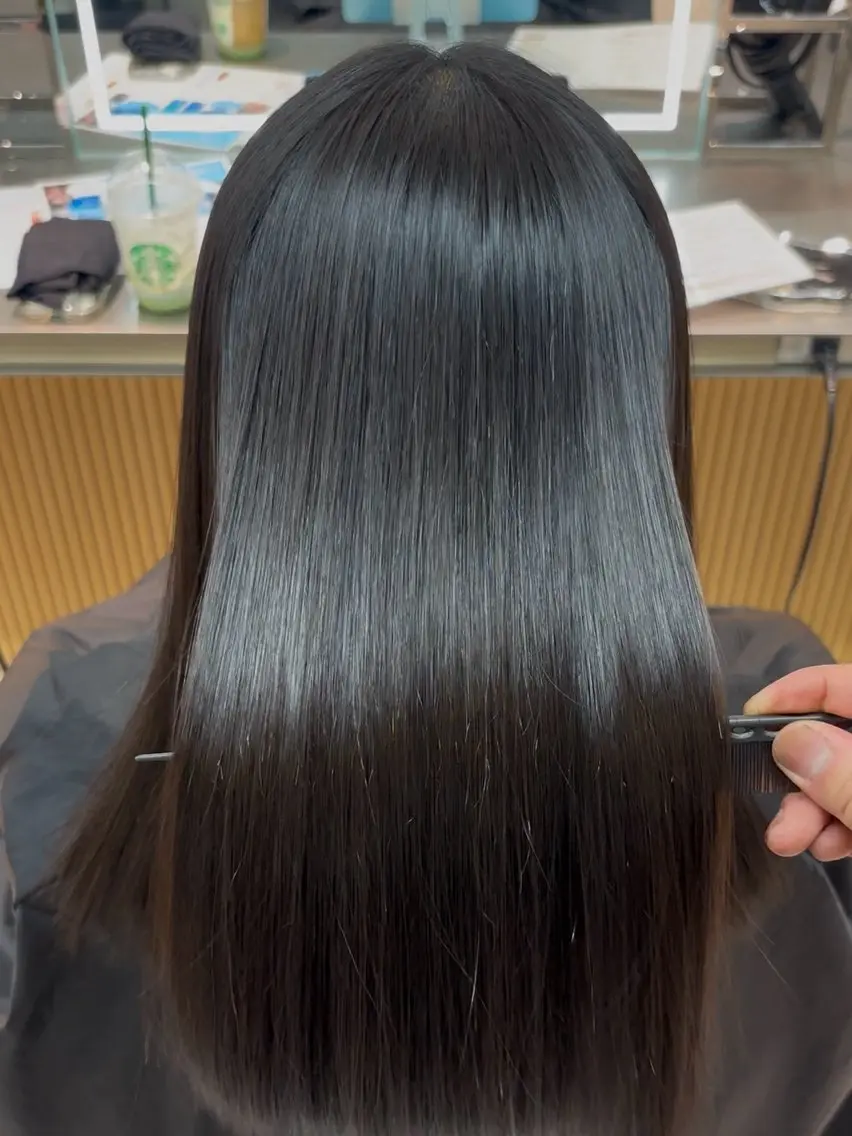 セミロング カラー パーマ グレージュ 縮毛矯正 【博多髪質改善】 吉村　清志のヘアスタイル
