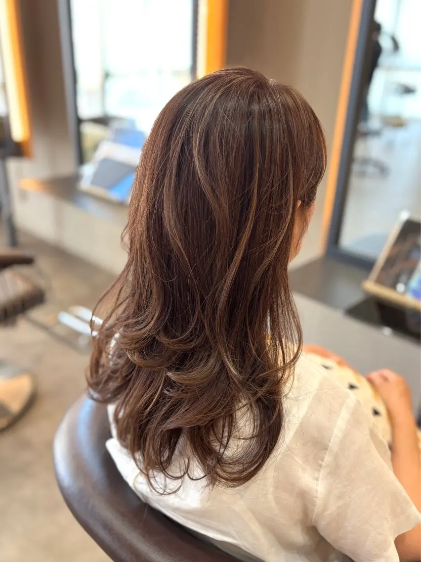 セミロング カラー ハイライトカラー ハイライト カット ヘアカラー トリートメント ブリーチなしWカラー /酸性ストレート河本のヘアスタイル