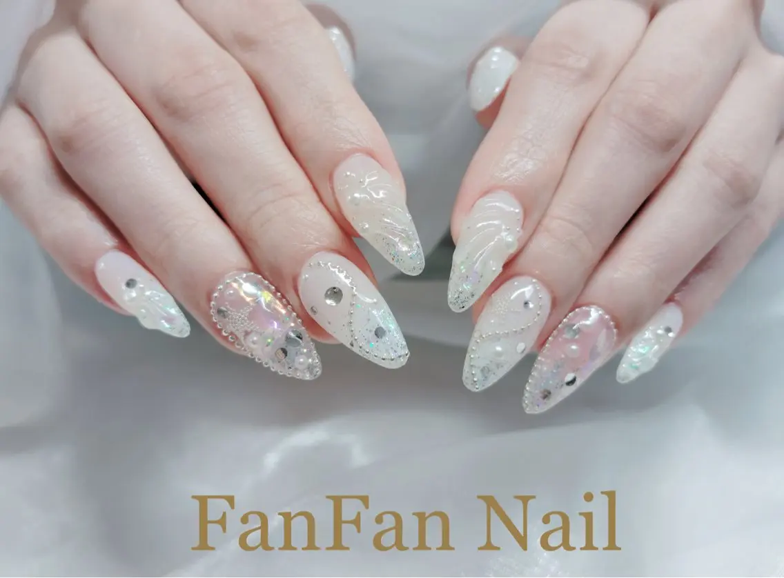 ネイル アートネイル オーロラネイル ガーリー キラキラネイル 韓国ネイル Mio NailsalonUのネイルデザイン