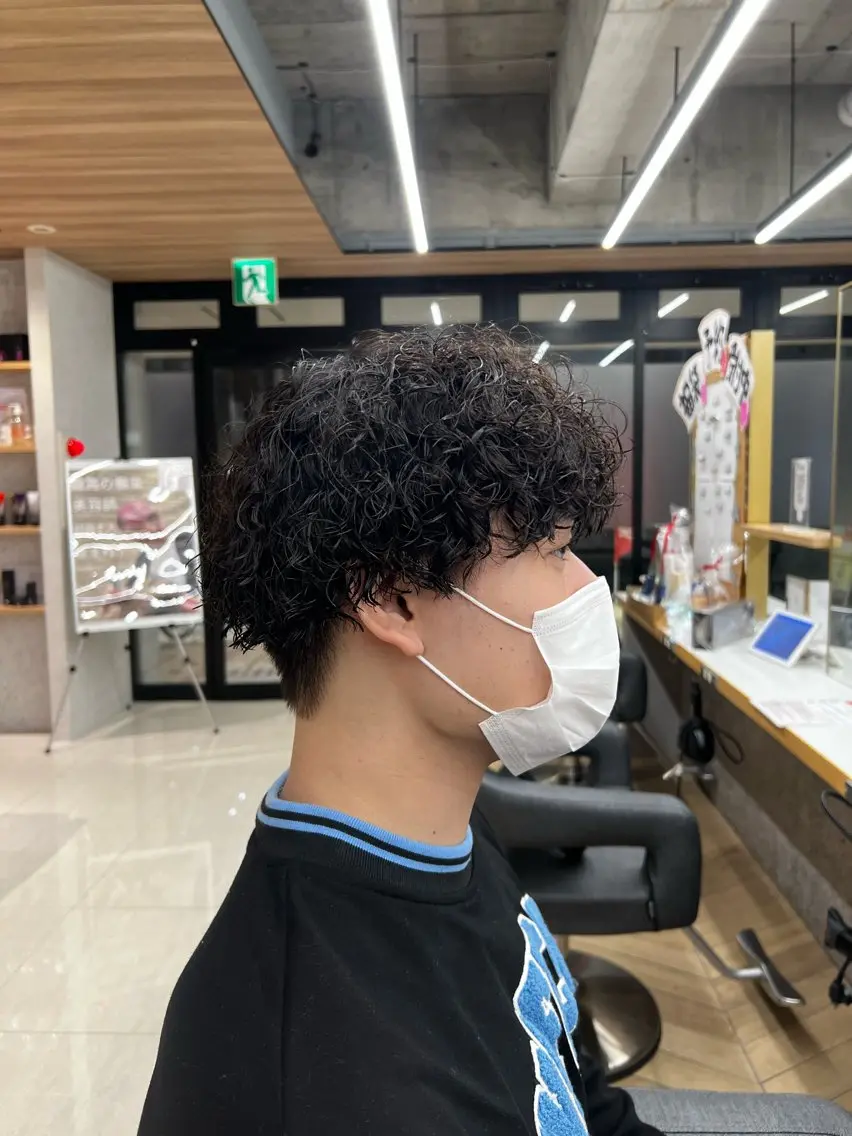 ミディアム パーマ メンズ ミディアムパーマ メンズパーマ プードルパーマ プードルパーマ カット パーマ トリートメント ヘアセット 🏅メンズ特化 ヤマクラ　タイキのヘアスタイル
