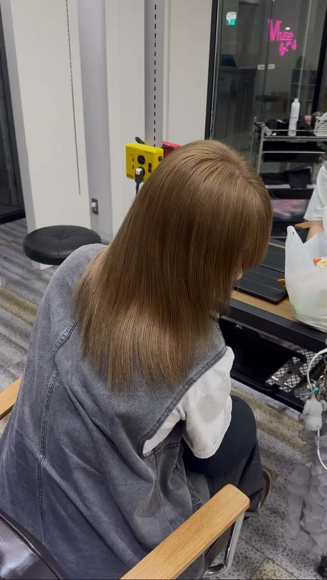 ミディアム カラー ベージュカラー 鈴木 ねねのヘアスタイル