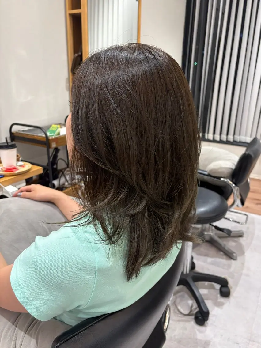 セミロング レイヤーカット AKARI 京都美容師のヘアスタイル