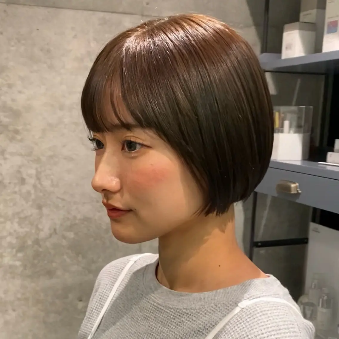 ショート カラー カット ヘアカラー トリートメント 🩶レイヤーカット 🩶柔らかカラー結愛のヘアスタイル