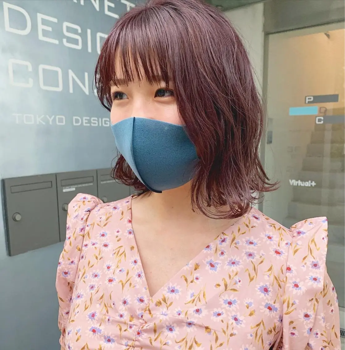 ショート カラー ネイル ハイトーンボブ 前田 表参道　グレージュのヘアスタイル