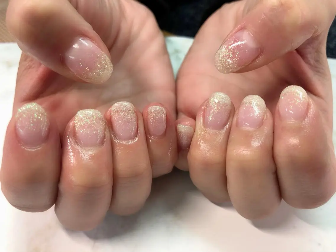 ネイル グラデーション ラメ(グリッター) ラメグラデーション ハンドネイル shonan_ kairiのネイルデザイン