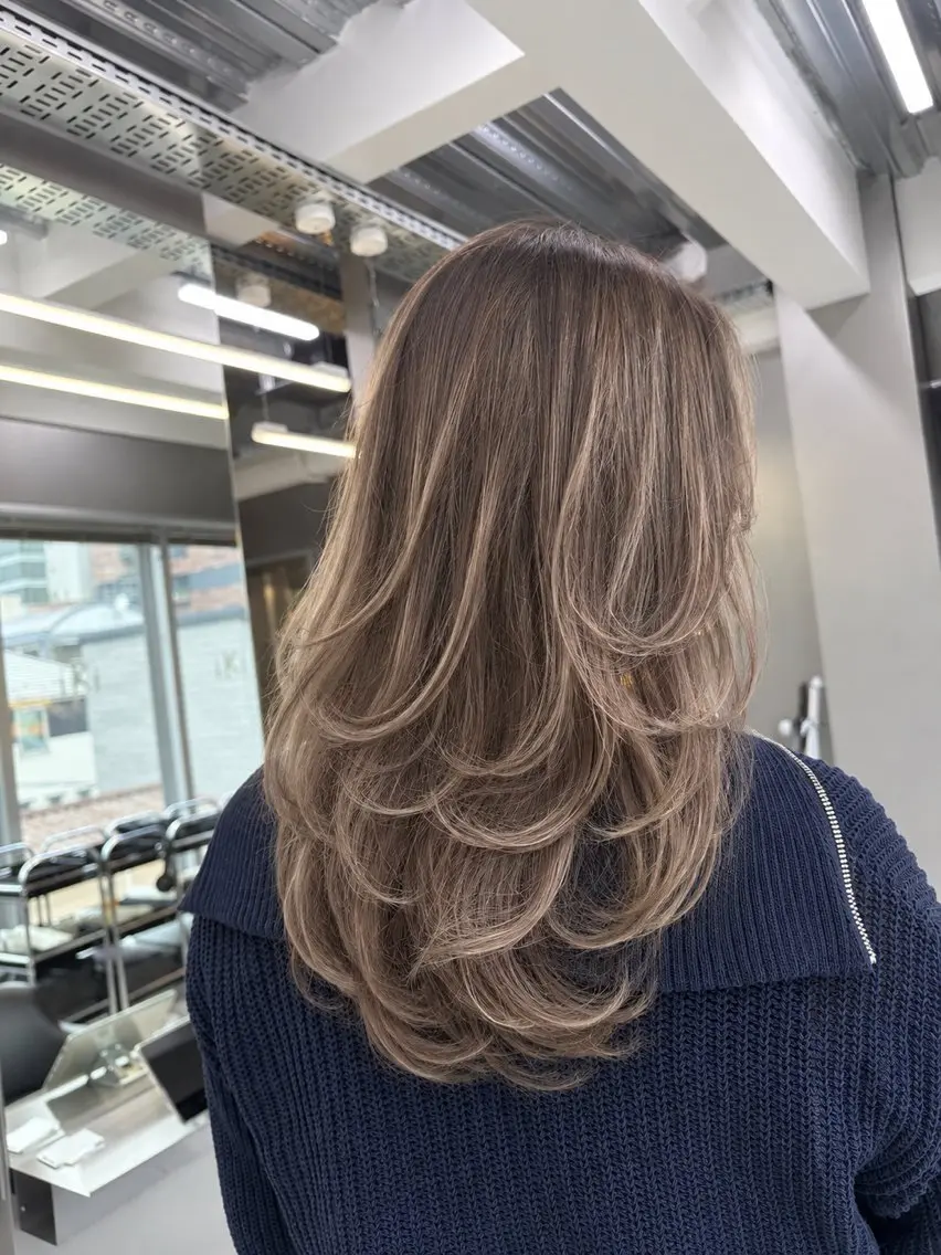 ロング カット ヘアカラー トリートメント 🫧バレイヤージュ/ ハイライト/ミズキのヘアスタイル