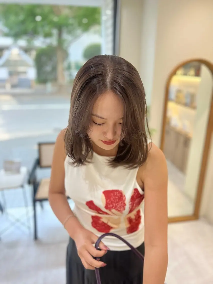 ミディアム カラー Zina aimiのヘアスタイル