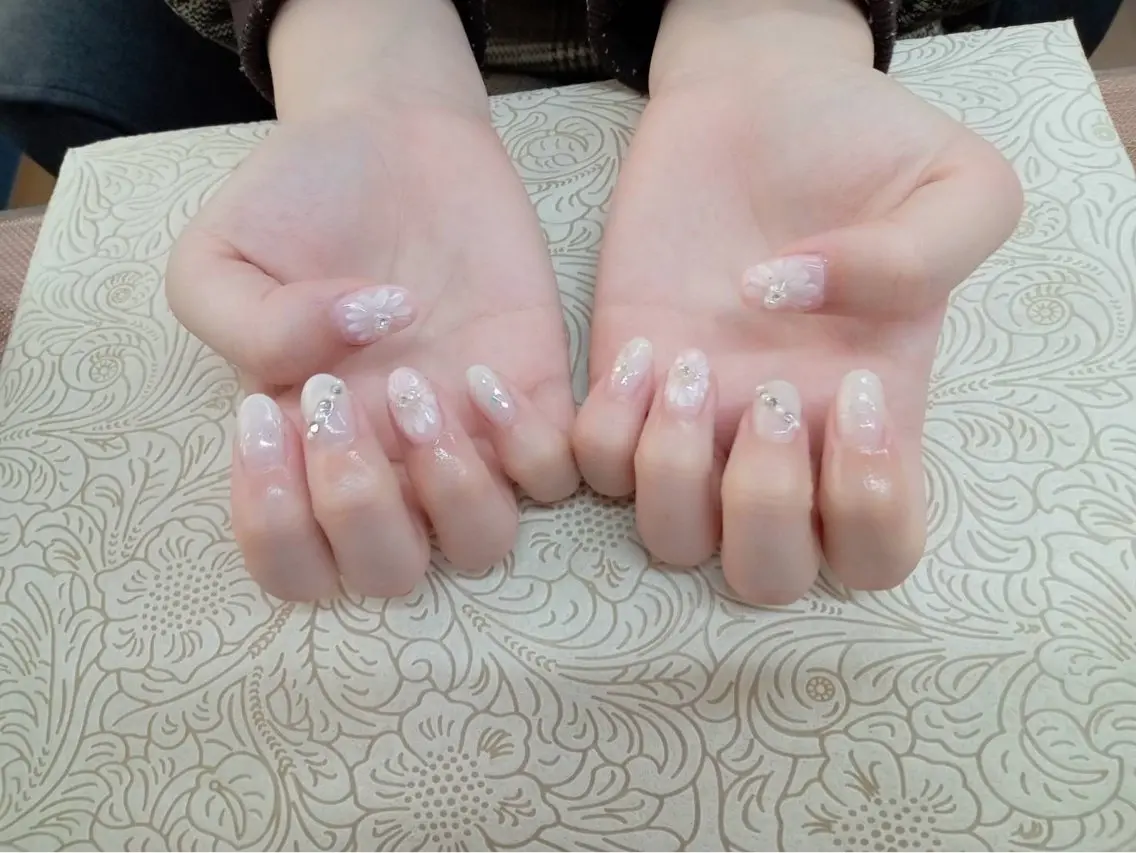 ネイル フラワーネイル precious nail roomのネイルデザイン